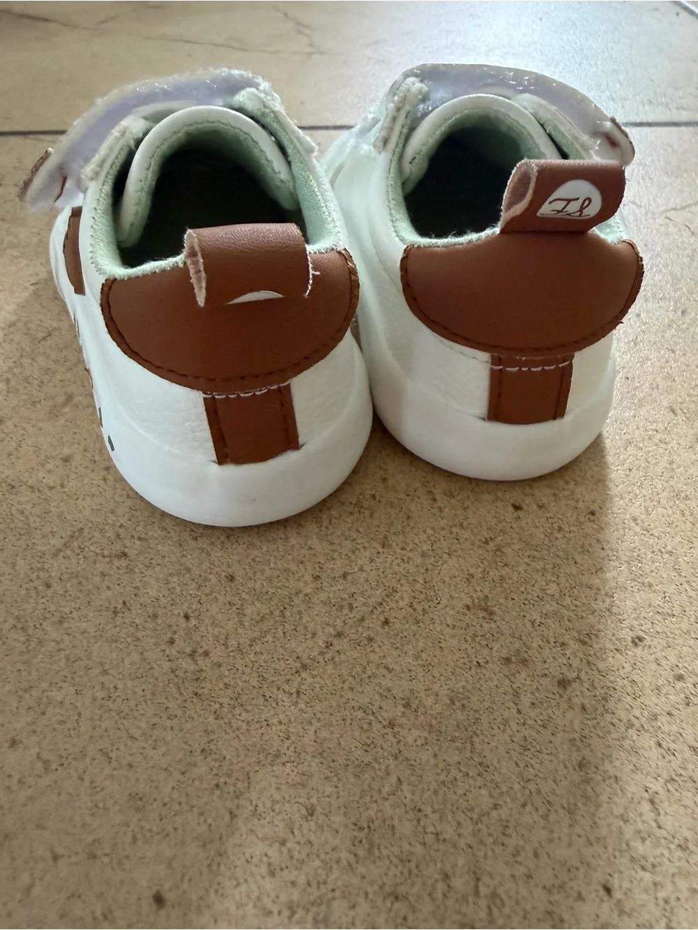 Kids White Sneakers with Brown Bear Accent